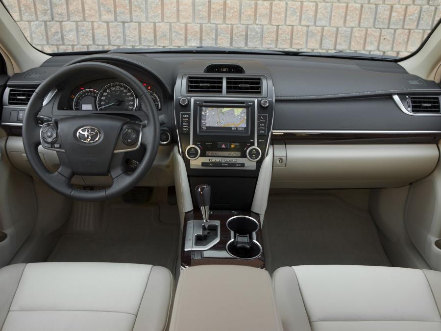  Toyota Camry XLE 2011 года  (фото 7 из 7)